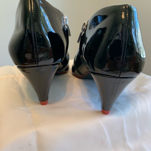 NWOT Zara black patent booties. Bring on the Spring Rain! - Picture 7 of 10